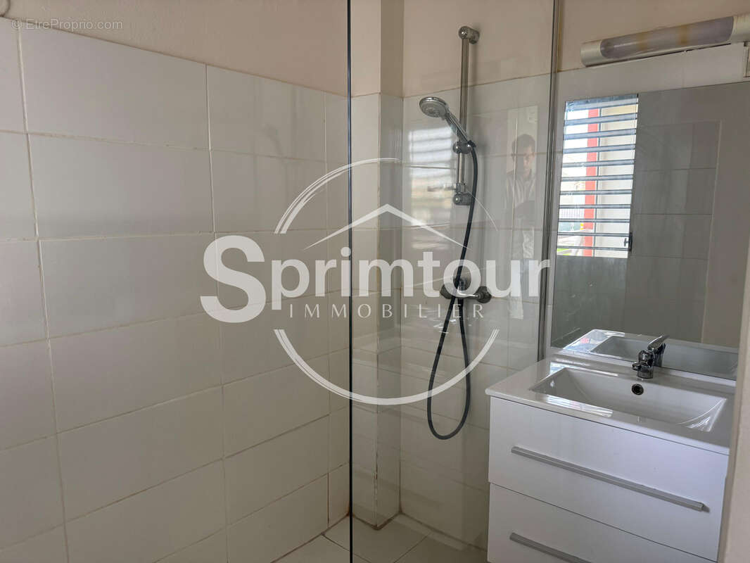 Appartement à BAIE-MAHAULT