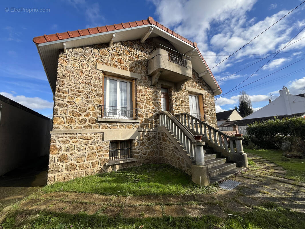 Maison à PARAY-VIEILLE-POSTE