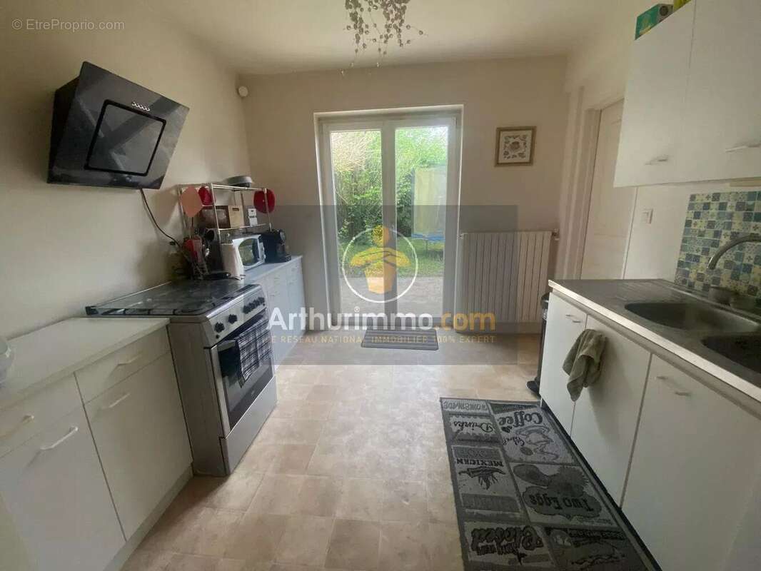 Maison à SAVIGNY-LE-TEMPLE