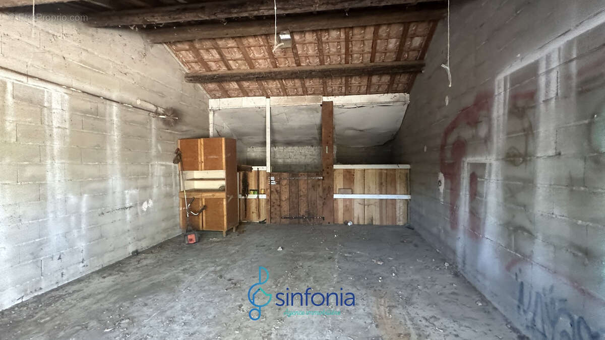 Maison à SAINT-LAURENT-LA-VERNEDE