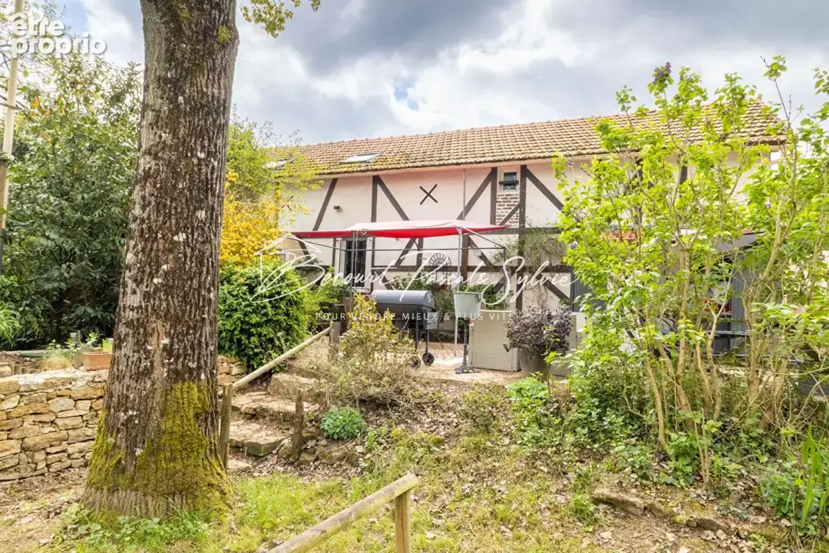 Investissement touristique idéal - Maison rénovée avec étang proche Puy du Fou - photo 2