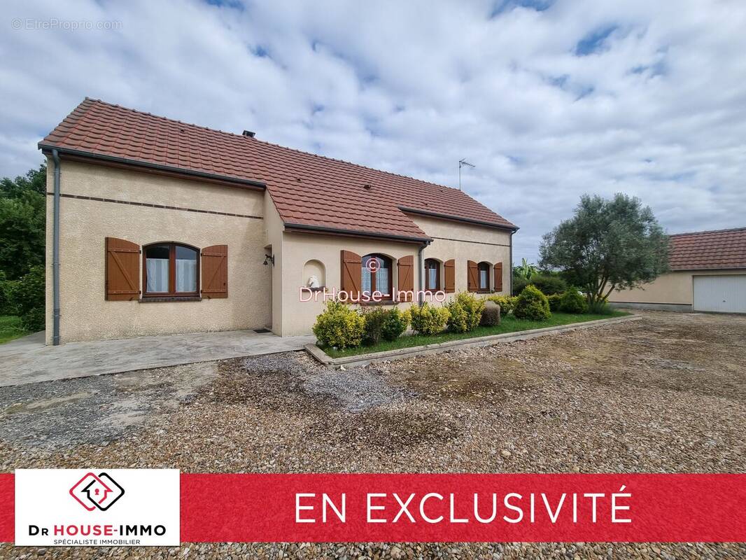Maison à LA SELLE-EN-HERMOY