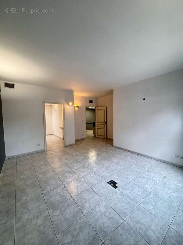 Commerce à DRAGUIGNAN