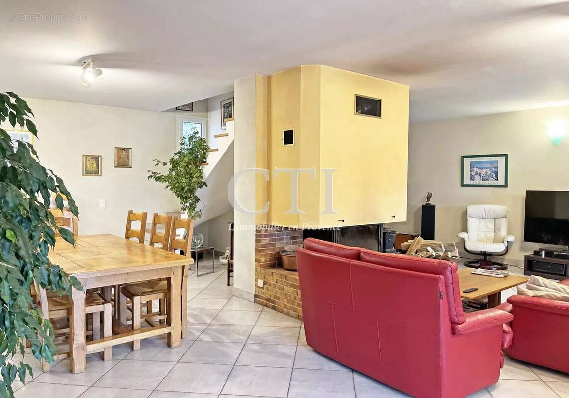 Maison à VAISON-LA-ROMAINE