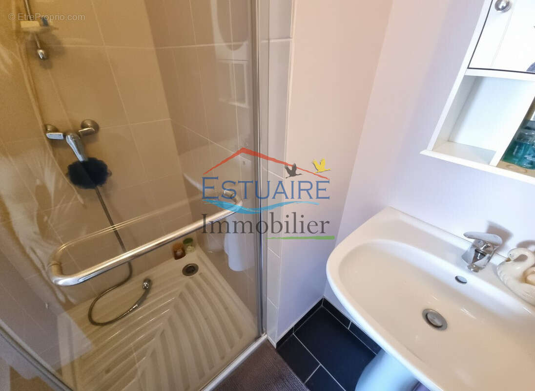 Maison 84 m² à Plesse  - photo 6