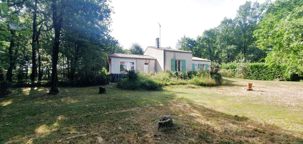 Maison à VOEUIL-ET-GIGET