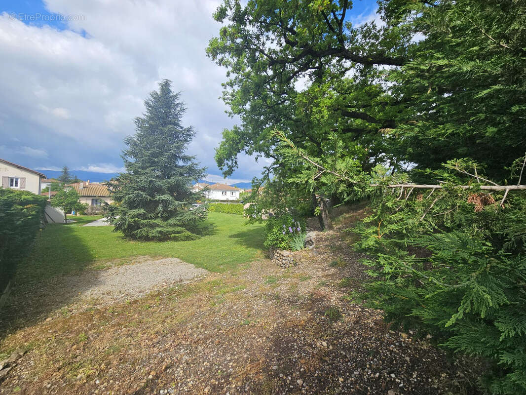 Terrain à SAINT-MAURICE-L'EXIL