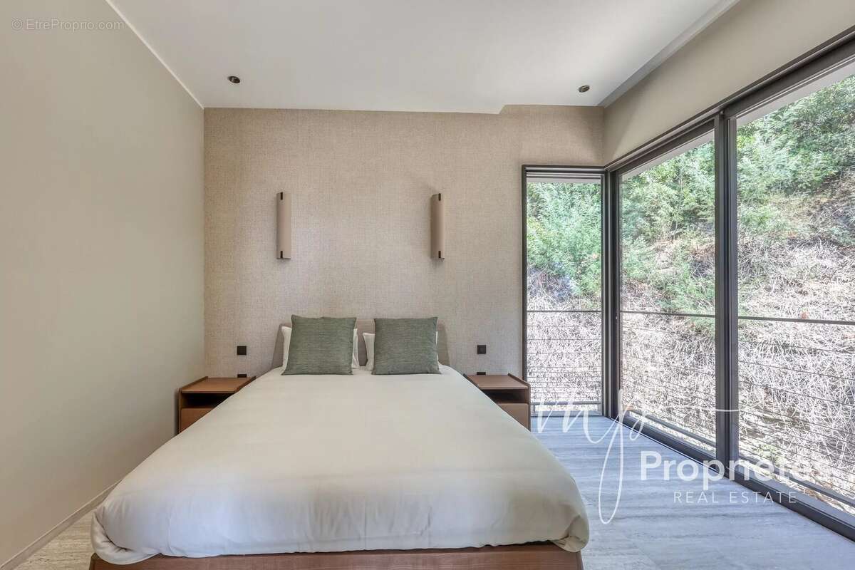 Rayol-Canadel-sur-Mer – Villa contemporaine d’exception vendue entièrement meublée –  six suites raffinées. Vue panoramique sur  - photo 54