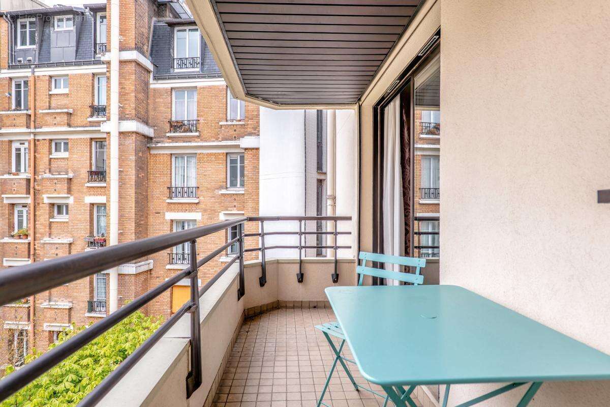 Appartement à PARIS-15E