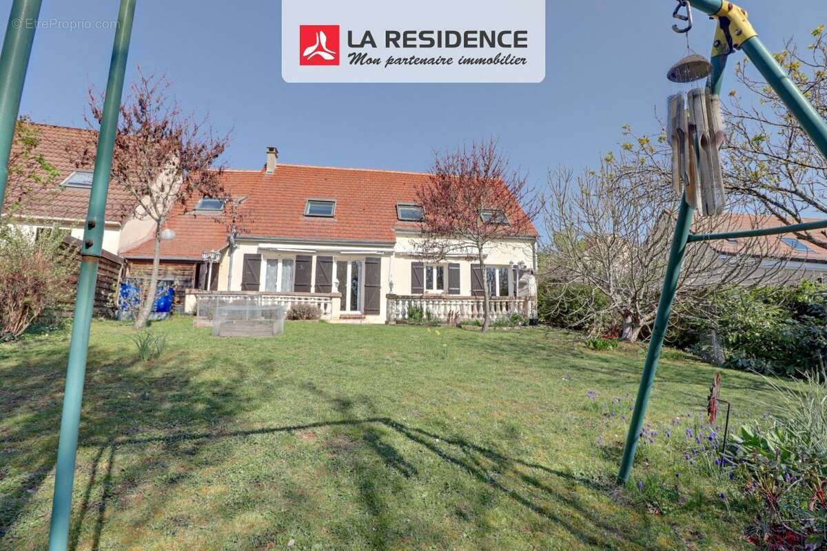 Maison à JOUY-LE-MOUTIER