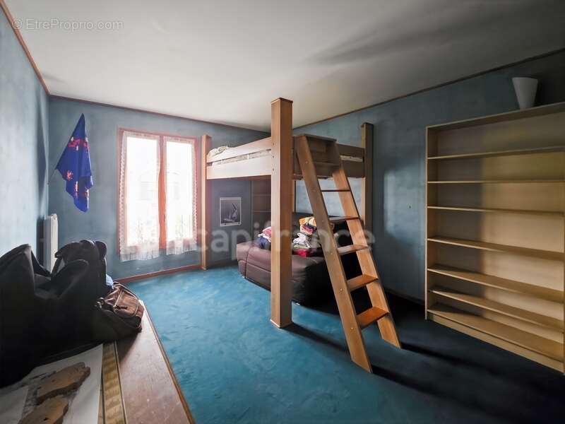 Maison familiale individuelle à Jouy le Moutier - photo 9