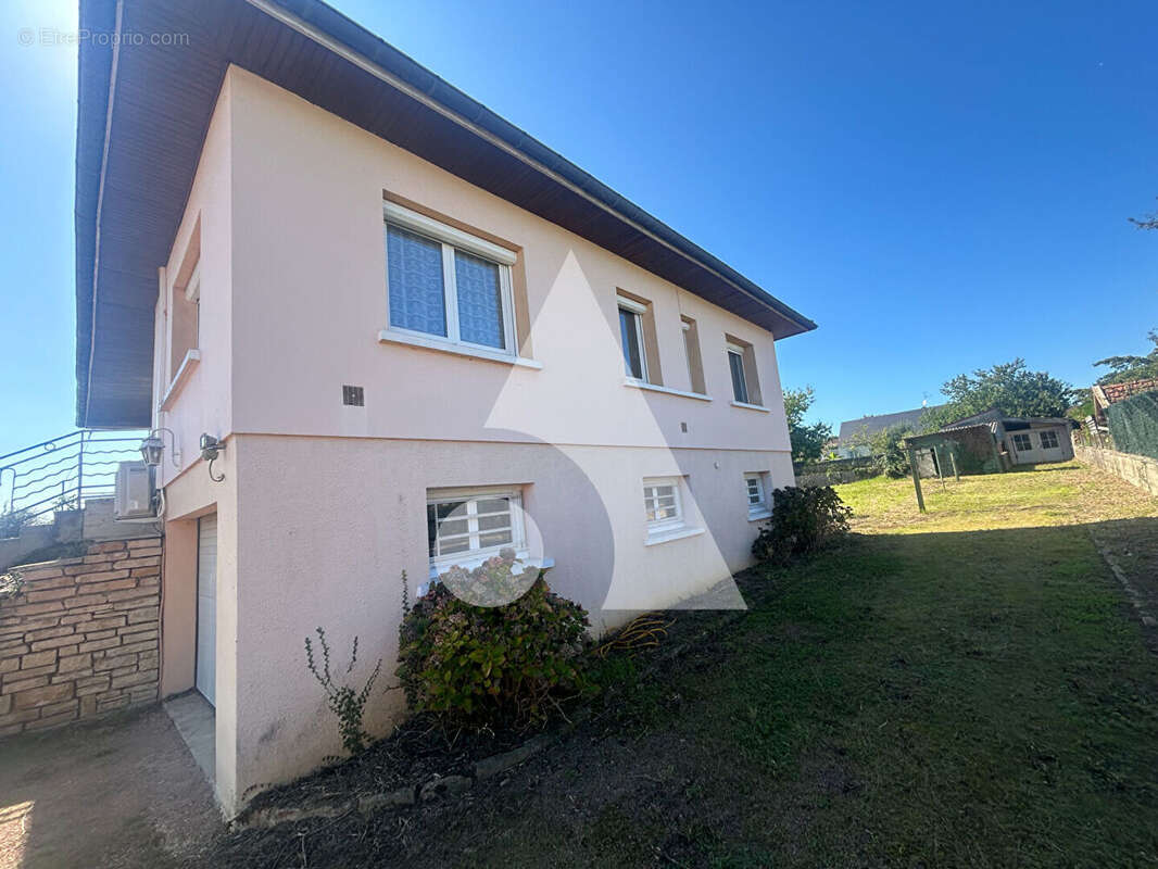 Maison à CHAMPFORGEUIL