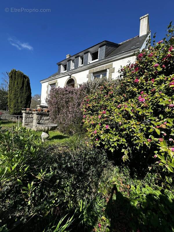 Maison à LOCRONAN