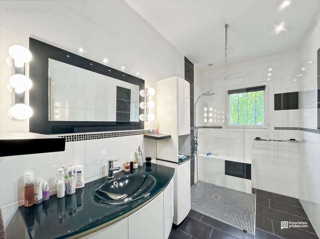 Maison à SAINT-MEDARD-EN-JALLES