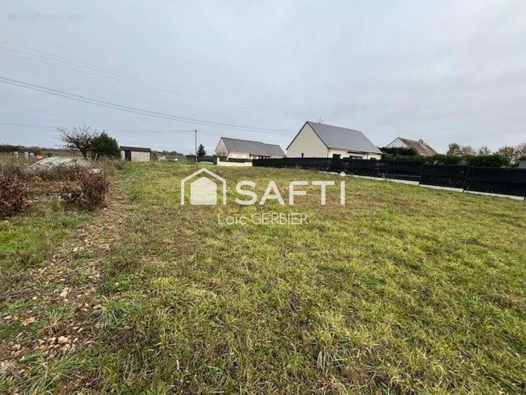 Terrain 623 m² à Charge  - photo 2