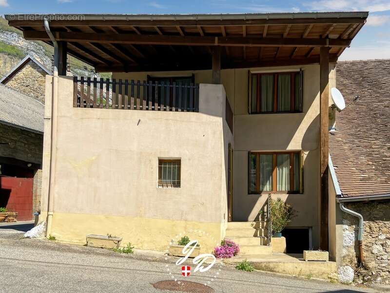 Maison à CULOZ