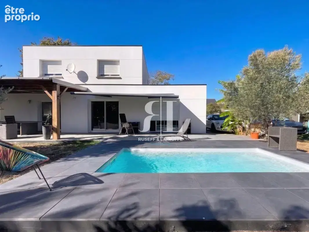 CAUDAN – Un écrin contemporain avec piscine - photo 2
