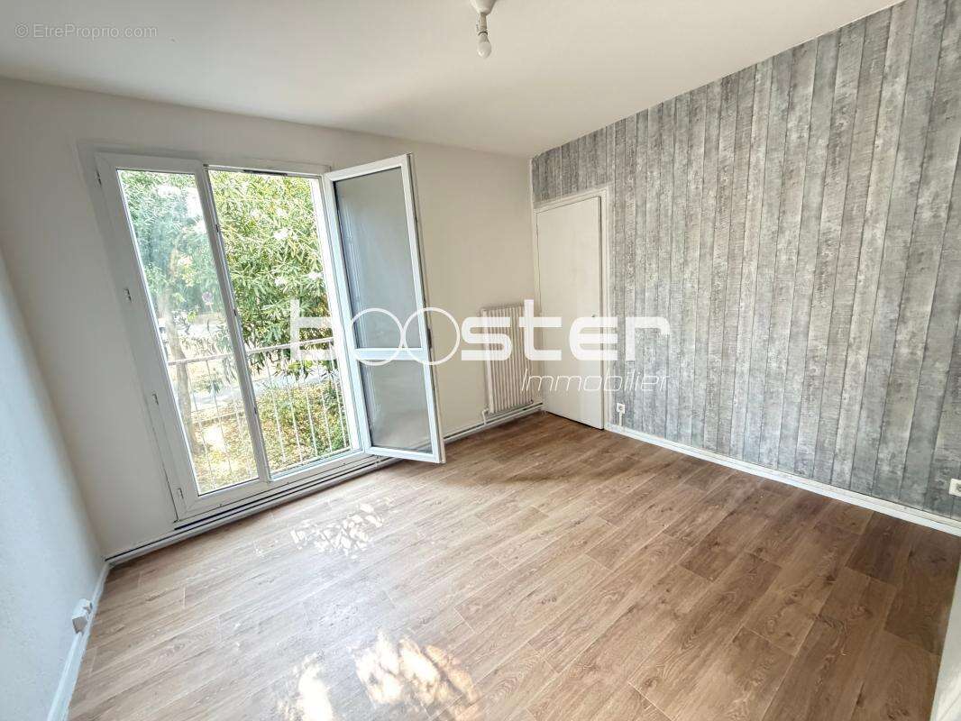 UNIQUEMENT CHEZ BOOSTER !!!! Appartement de 3 Pièces lumineux de 67m² avec parking et cave – QuartierRoseraie/Amouroux - photo 3
