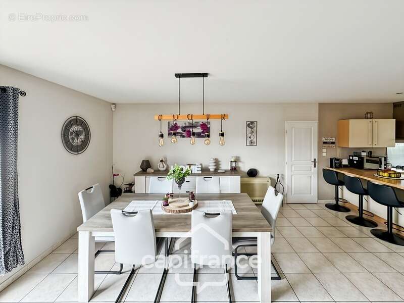 Maison à BOUGE-CHAMBALUD