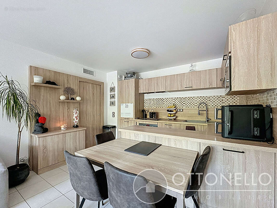 Appartement à ROQUEBRUNE-SUR-ARGENS