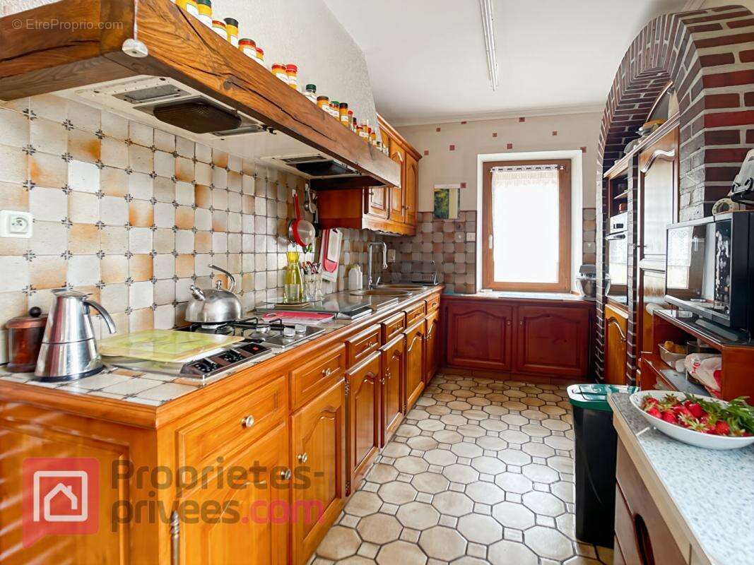 Maison à MONTIGNY-LA-RESLE