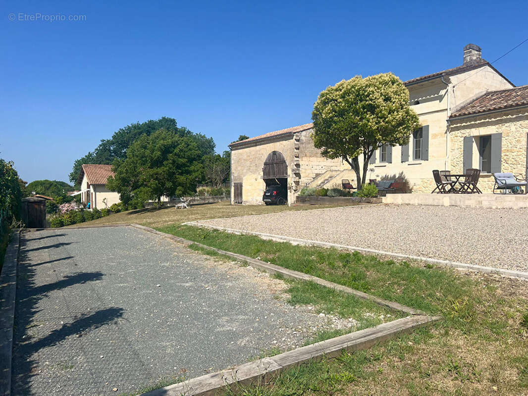 Maison à SAINT-EMILION