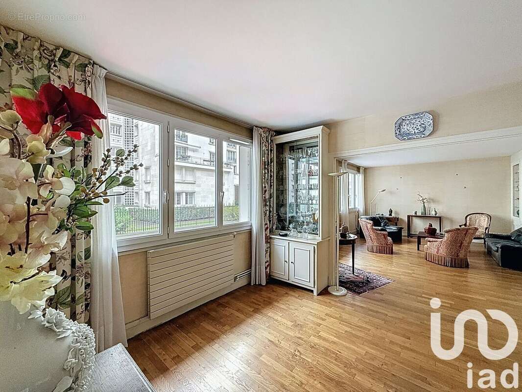 Photo 3 - Appartement à PARIS-17E