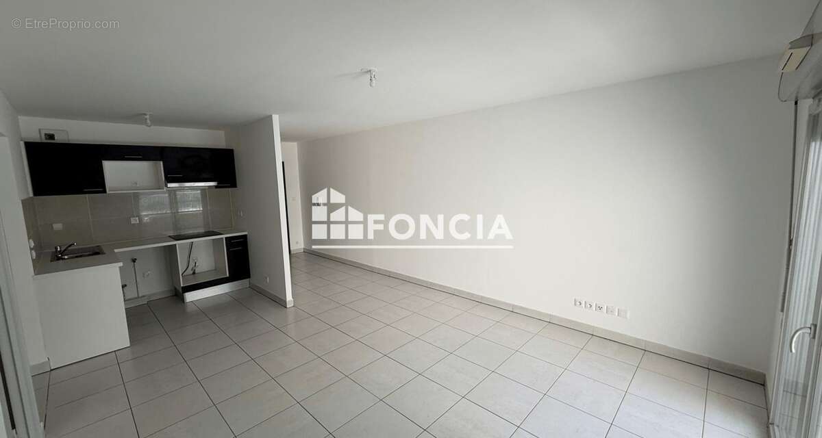 Appartement 3 pièces avec un grand balcon et une place de parking privative situé en plein centre-ville! - photo 3