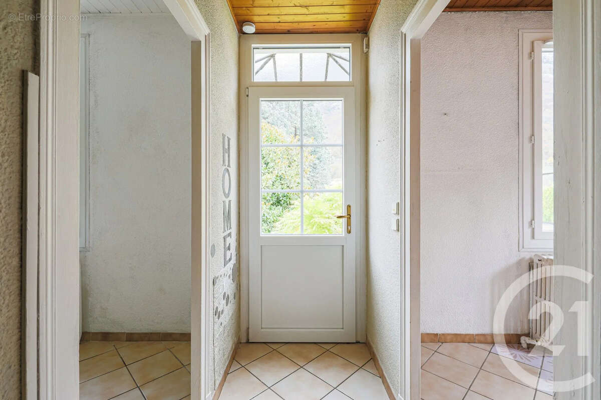 Maison à SAINT-EGREVE