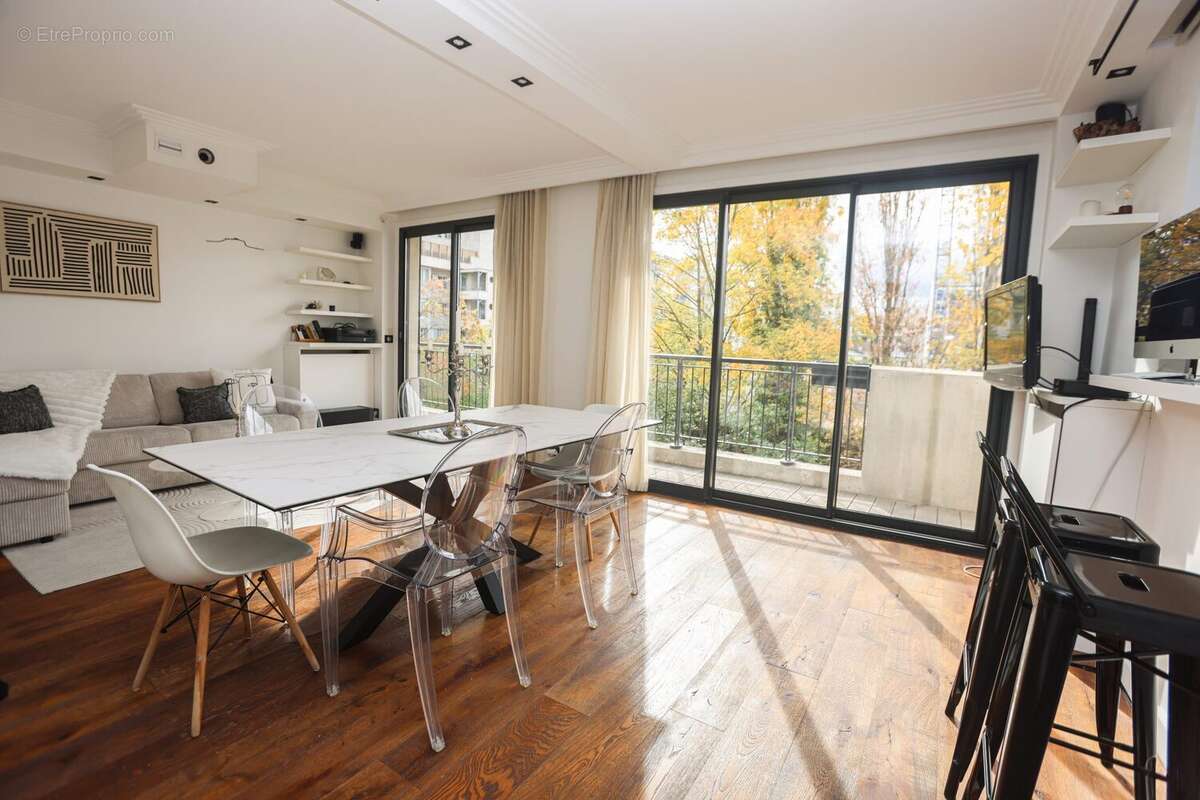 Appartement à NEUILLY-SUR-SEINE