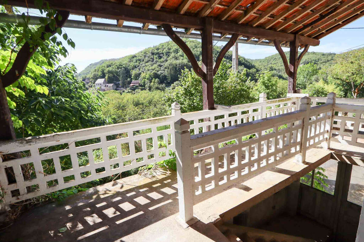 Maison à BEYNAC-ET-CAZENAC