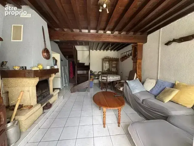 Maison au centre de Pierre Châtel. - photo 3