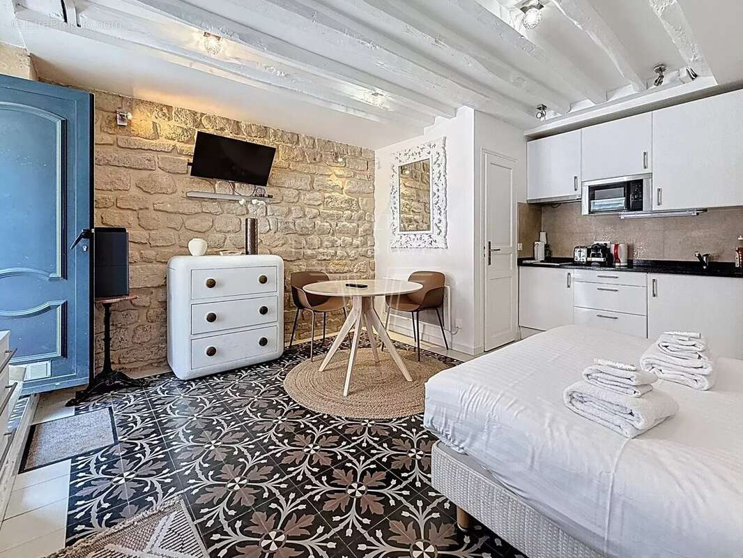 Saint-sebastien/froissart. superbe studio avec commercialité - photo 4