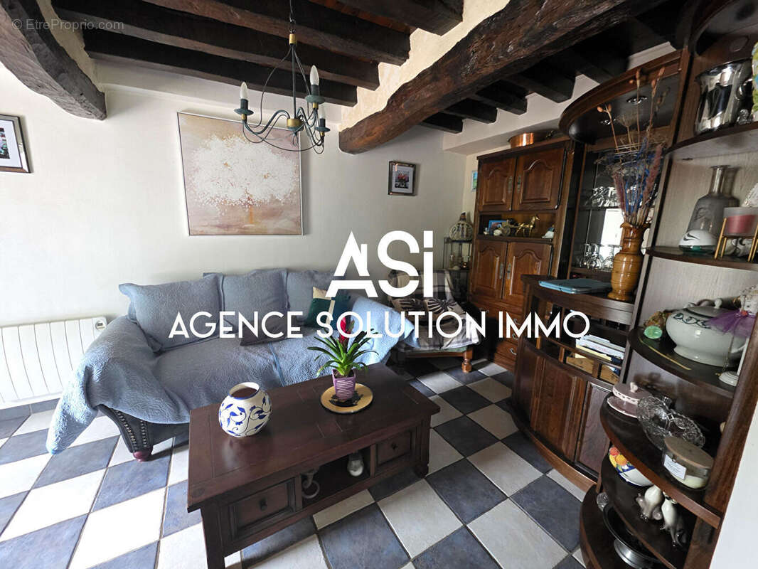 Maison à COURCITE