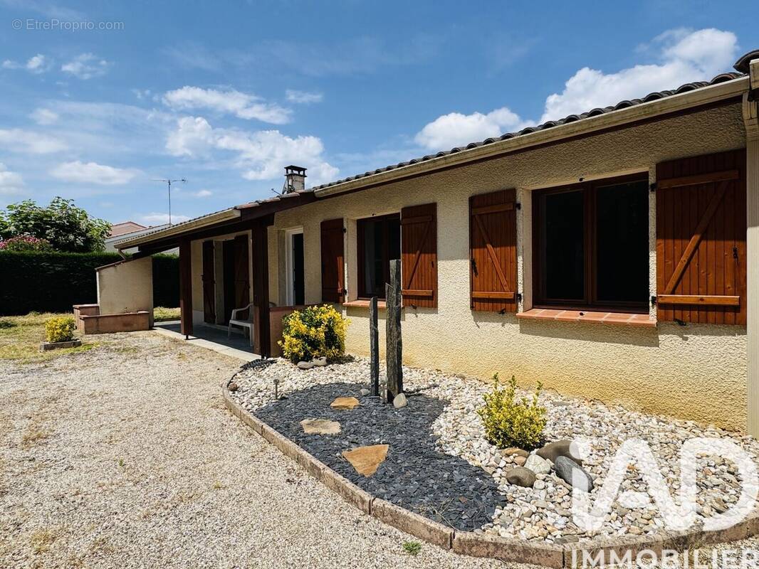 Photo 1 - Maison à ESCATALENS