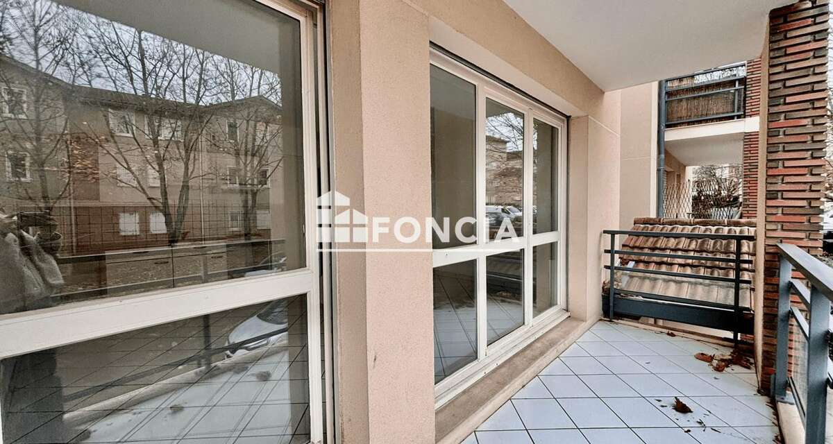 Appartement à SAINT-GENIS-LES-OLLIERES