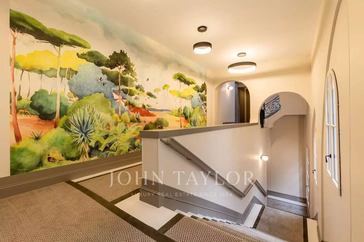 Appartement de caractère avec balcons - Chartrons - John Taylor Bordeaux - photo 12