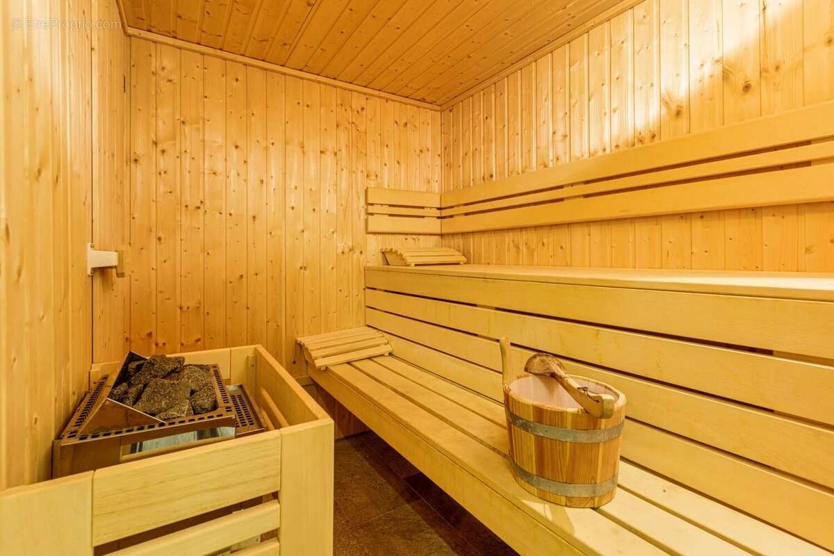 Maison à DEMI-QUARTIER