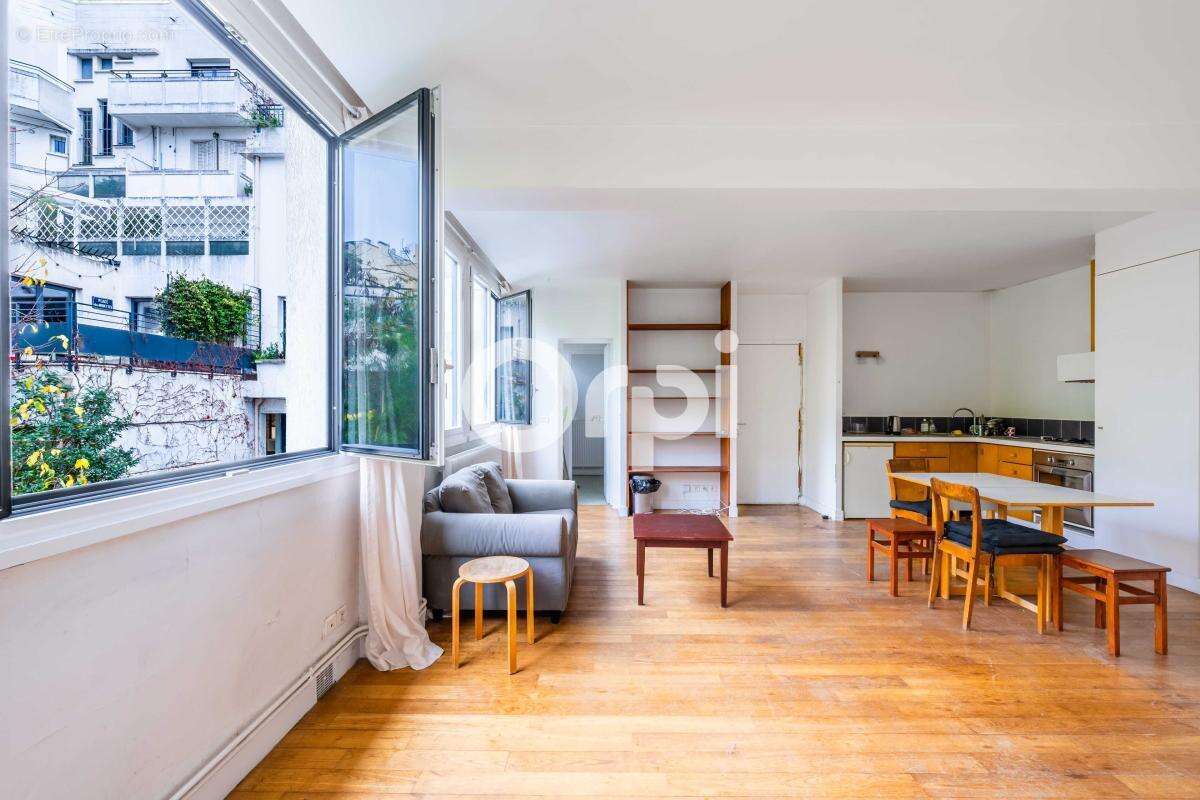 Appartement à PARIS-12E