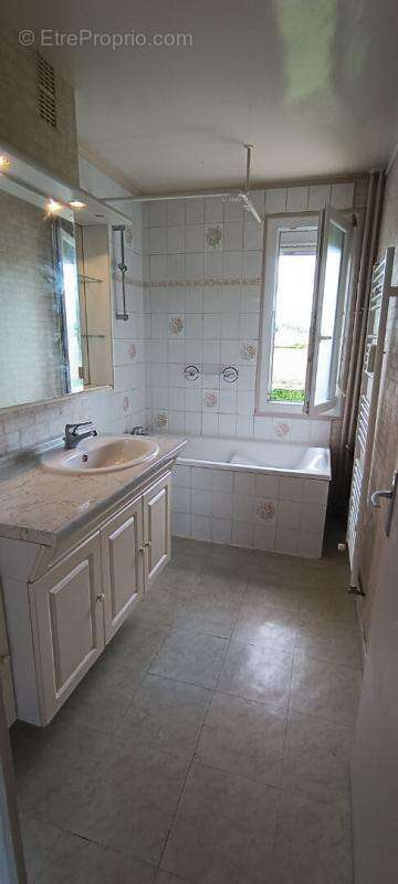 Appartement à VARENNES-VAUZELLES