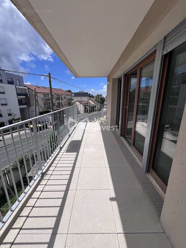 Appartement à SAINTE-GENEVIEVE-DES-BOIS
