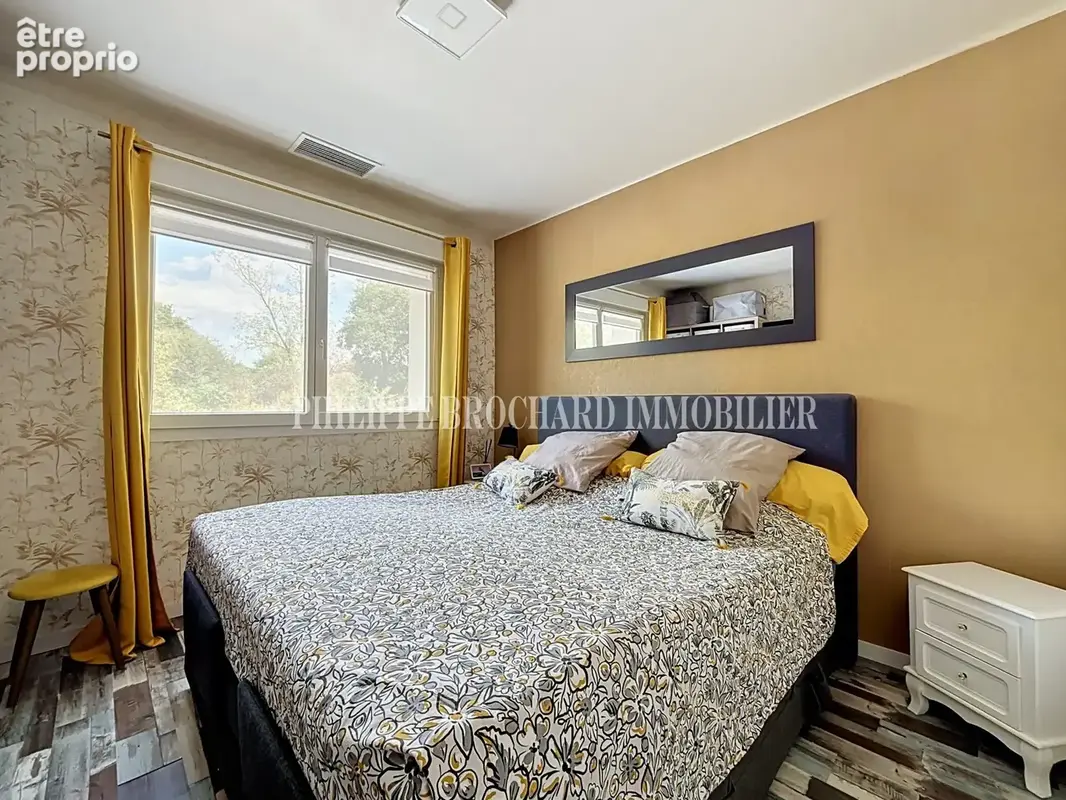 Maison 140 m² à Saint-Florent-Des-Bois  - photo 9