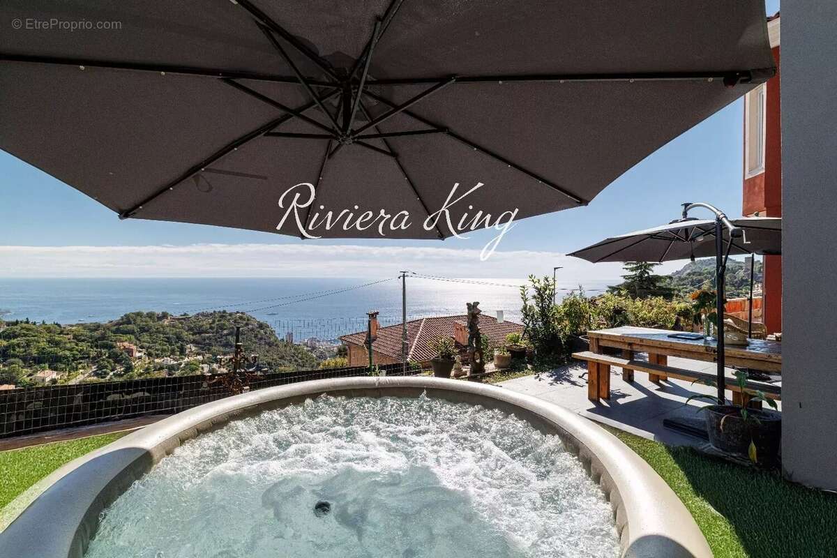 Magnifique villa 5 pieces a deux pas du centre village avec vue mer panoramique et grand garage la turbie (06320) - photo 14