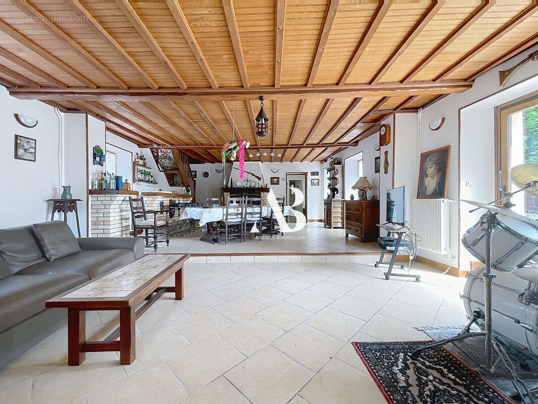 Maison à LA CHAPELLE-RABLAIS