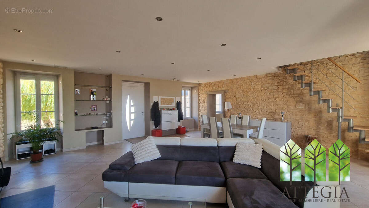 Maison 212 m² à Ardentes  - photo 9
