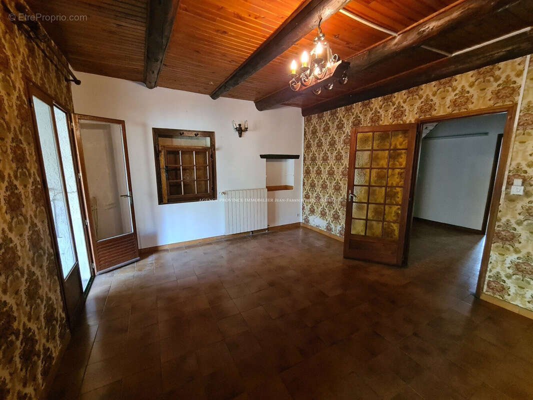 Maison 104 m² à Valreas  - photo 3