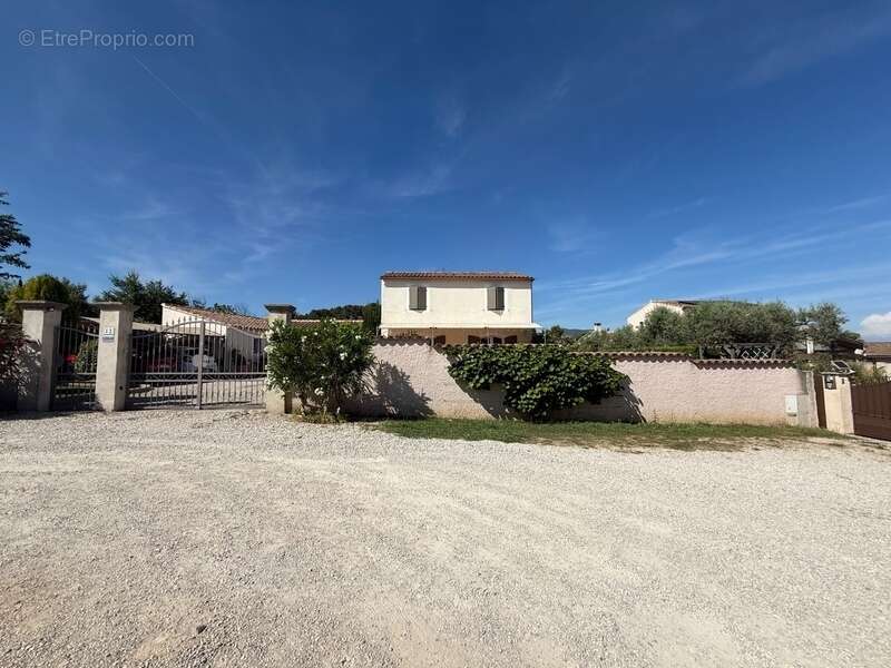 Maison à vendre 6 pièces 130 m2, dépendance, piscine, jardin  LAURIS (84) - photo 22