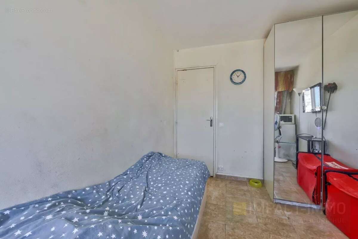 Appartement à COURBEVOIE