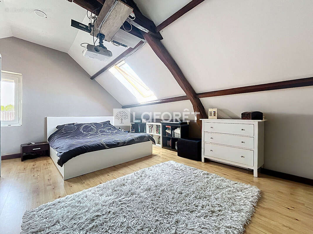 Maison à LE MESNIL-AUBRY