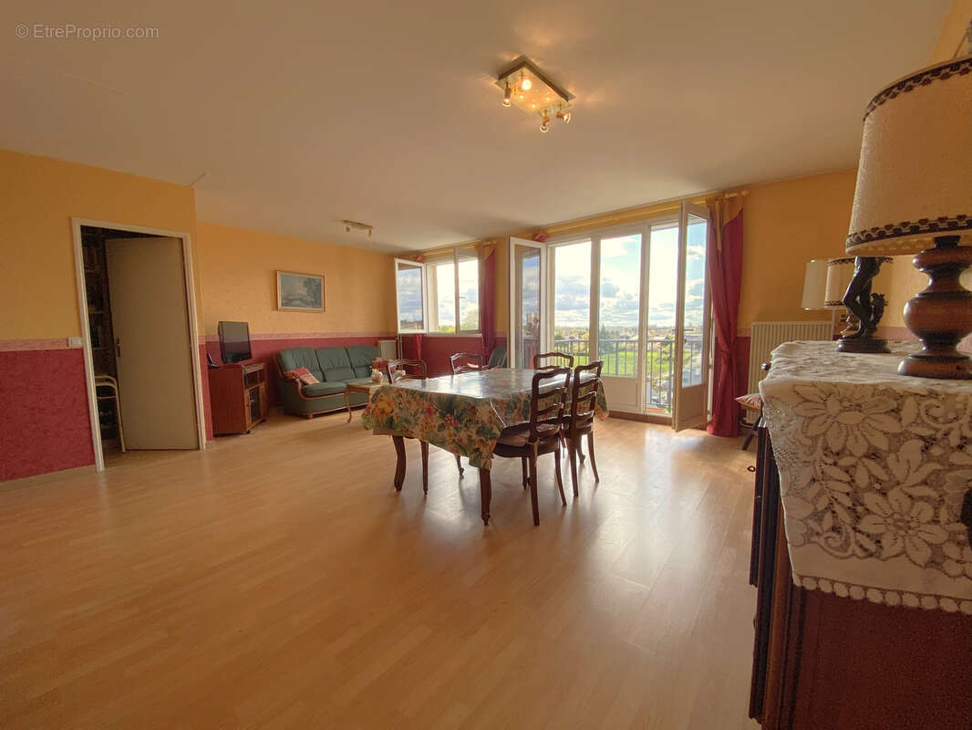 Appartement à LA RICHE